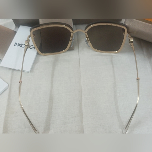 Authentic Bvlgari "On-Me" metal square sunglasses in Pink Gold - Picture 4 of 13